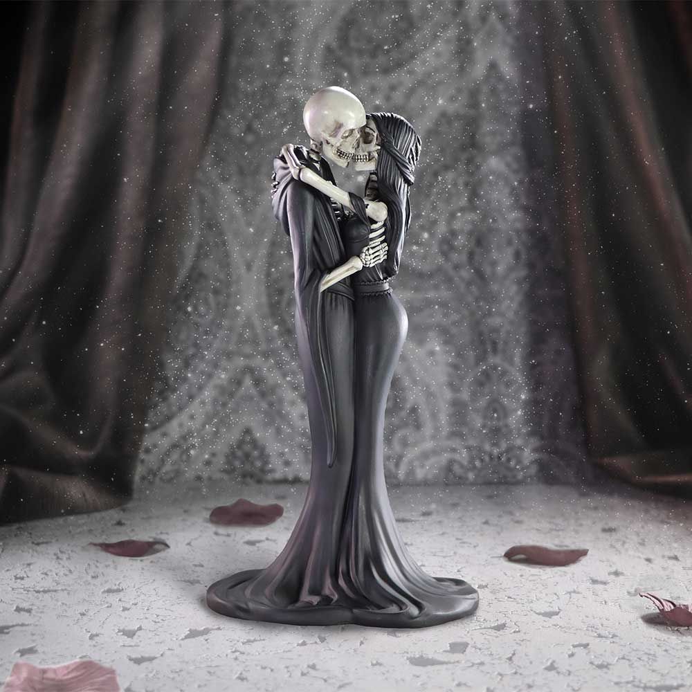 Nemesis Now Eternal Kiss Gothic Skeletons Figurine